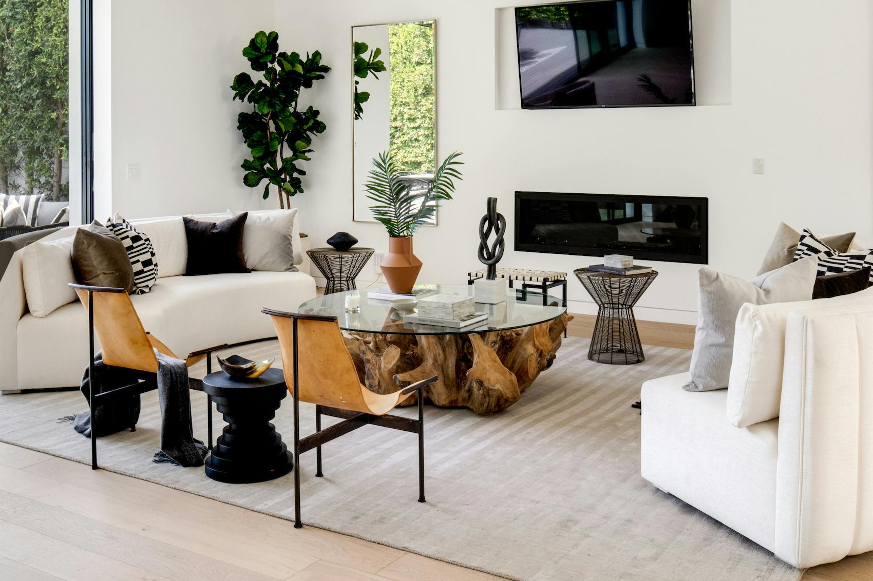 Meridith-Baer-Home-Home-Staging-Southern-California-West-Hollywood-Organic-Modern-Luxury-Homes-Modern-and-Contemporary-Living-Room-Angled-View
